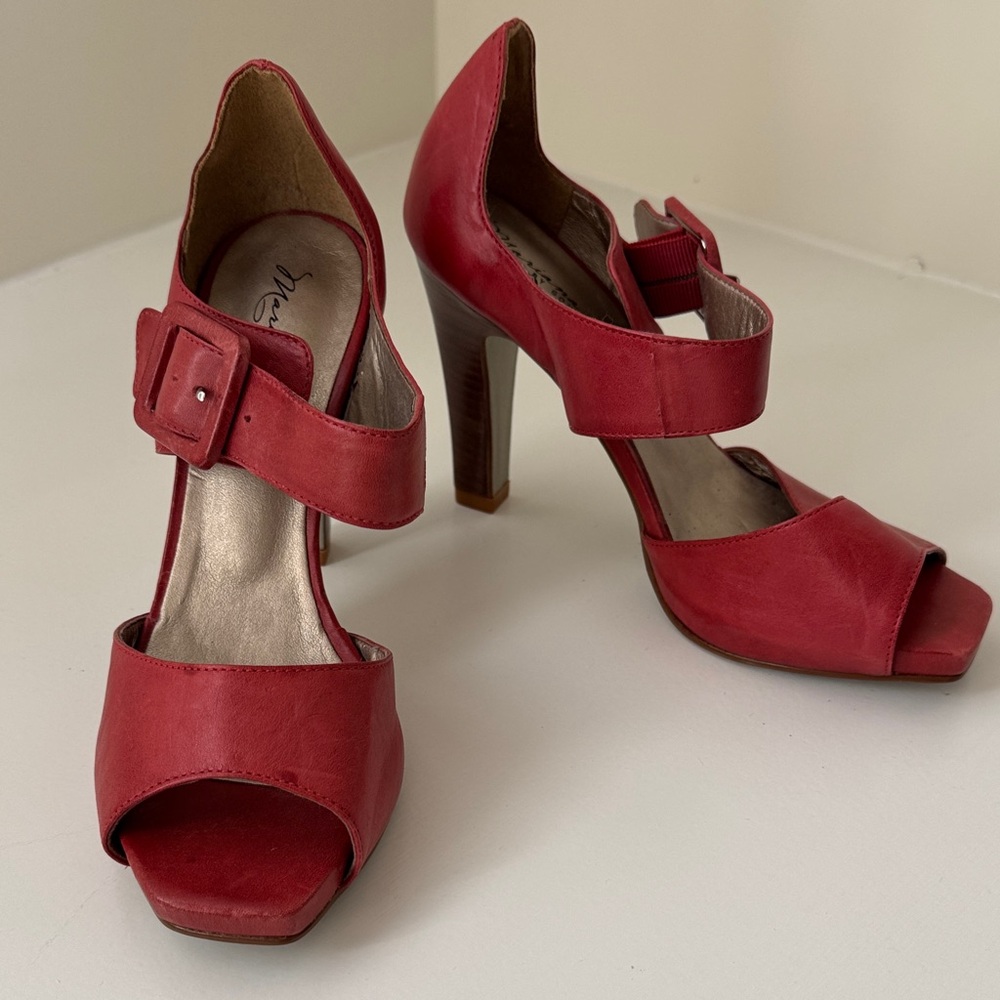 Mariana by Golc red leather high heeled sandals, 35.
